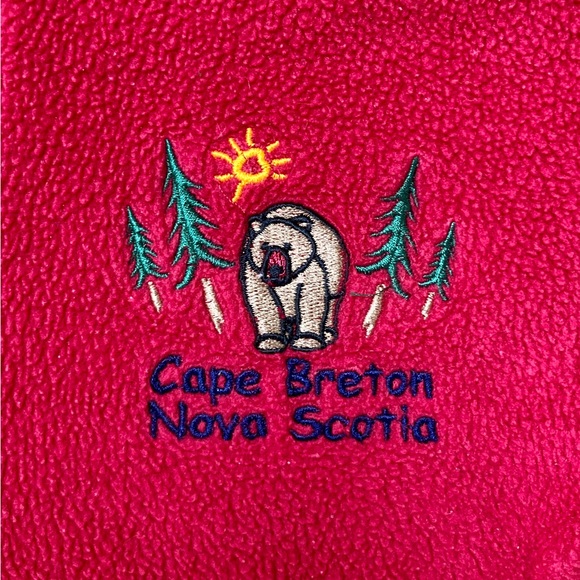 Vintage Cape Breton Nova Scotia Sweatshirt Embroidered Bear Souvenirs Northern - Picture 1 of 10